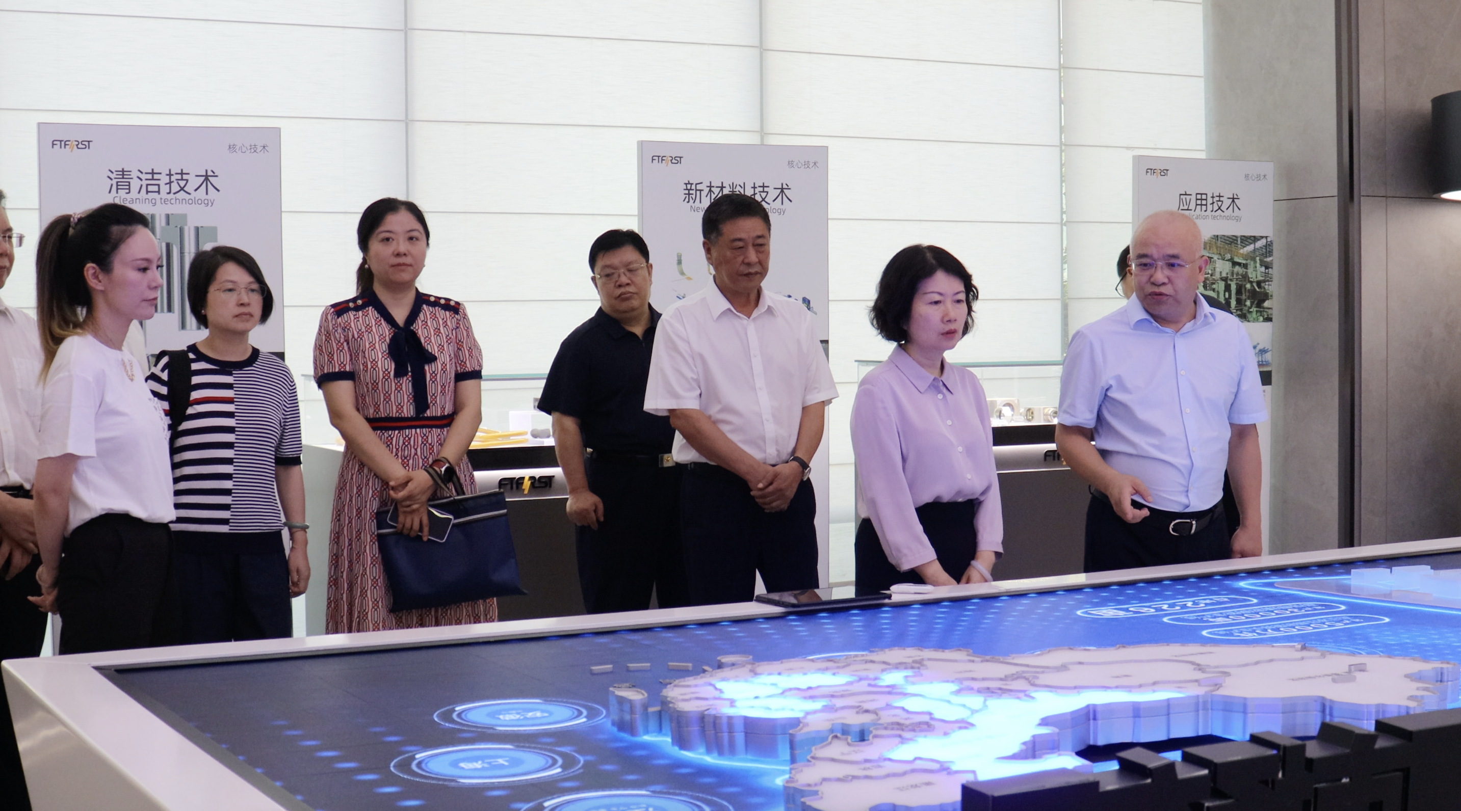江西证监局党委委员、副局长洪漫一行莅临BB贝博艾弗森股份走访调研